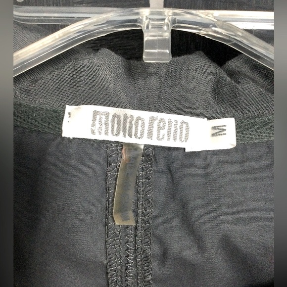 Monoreno grey top embellished with lace. Size M - Picture 2 of 3